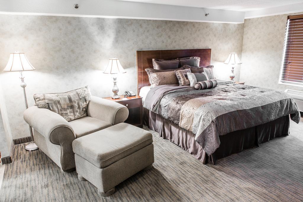 Отель Courtyard By Marriott Toledo West Экстерьер фото