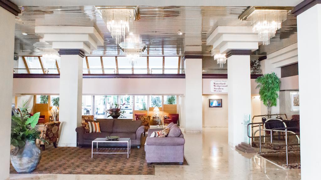 Отель Courtyard By Marriott Toledo West Экстерьер фото